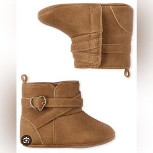 NEW - The Children’s Place
Baby Girls Heart Buckle Booties - Tan. 0-3 months
